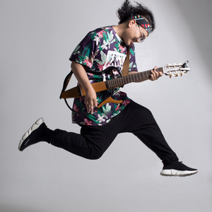 大学生自慰喷水免费观看
